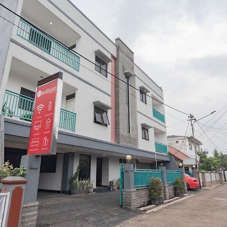 בנדונג Reddoorz Plus At Buah Batu מראה חיצוני תמונה