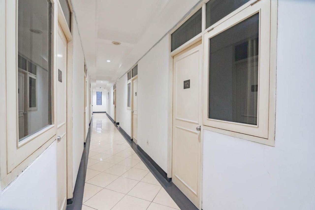 בנדונג Reddoorz Plus At Buah Batu מראה חיצוני תמונה