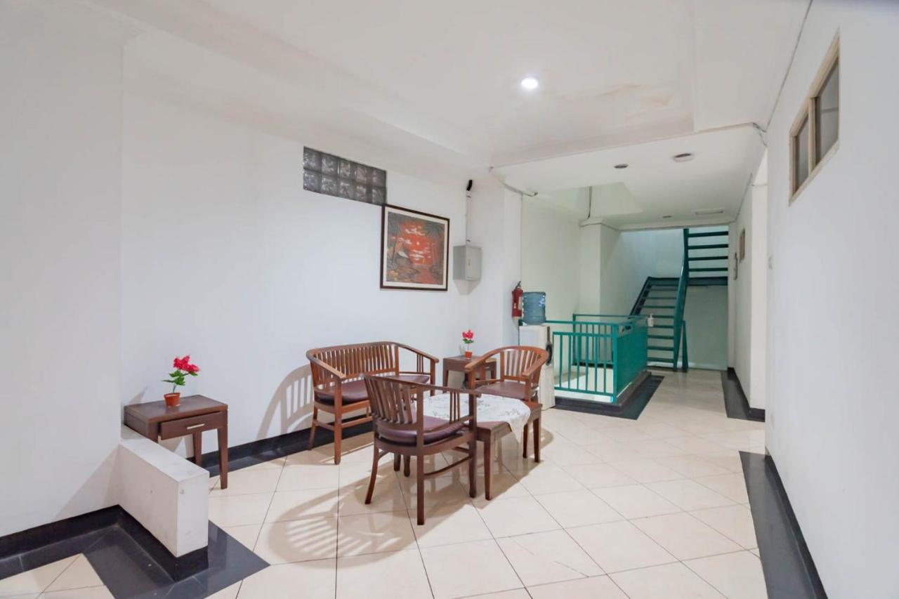 בנדונג Reddoorz Plus At Buah Batu מראה חיצוני תמונה