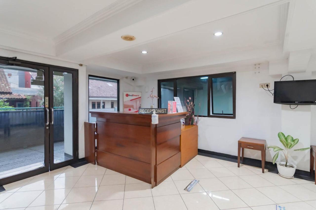 בנדונג Reddoorz Plus At Buah Batu מראה חיצוני תמונה
