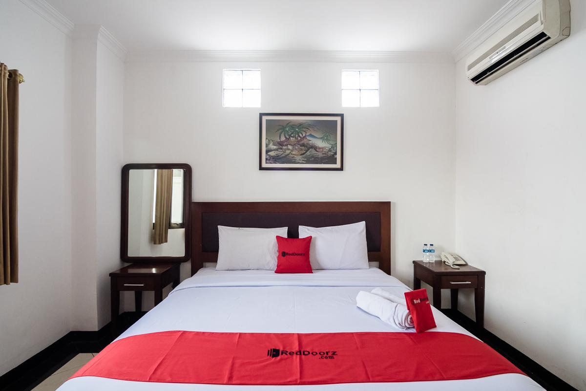 בנדונג Reddoorz Plus At Buah Batu מראה חיצוני תמונה