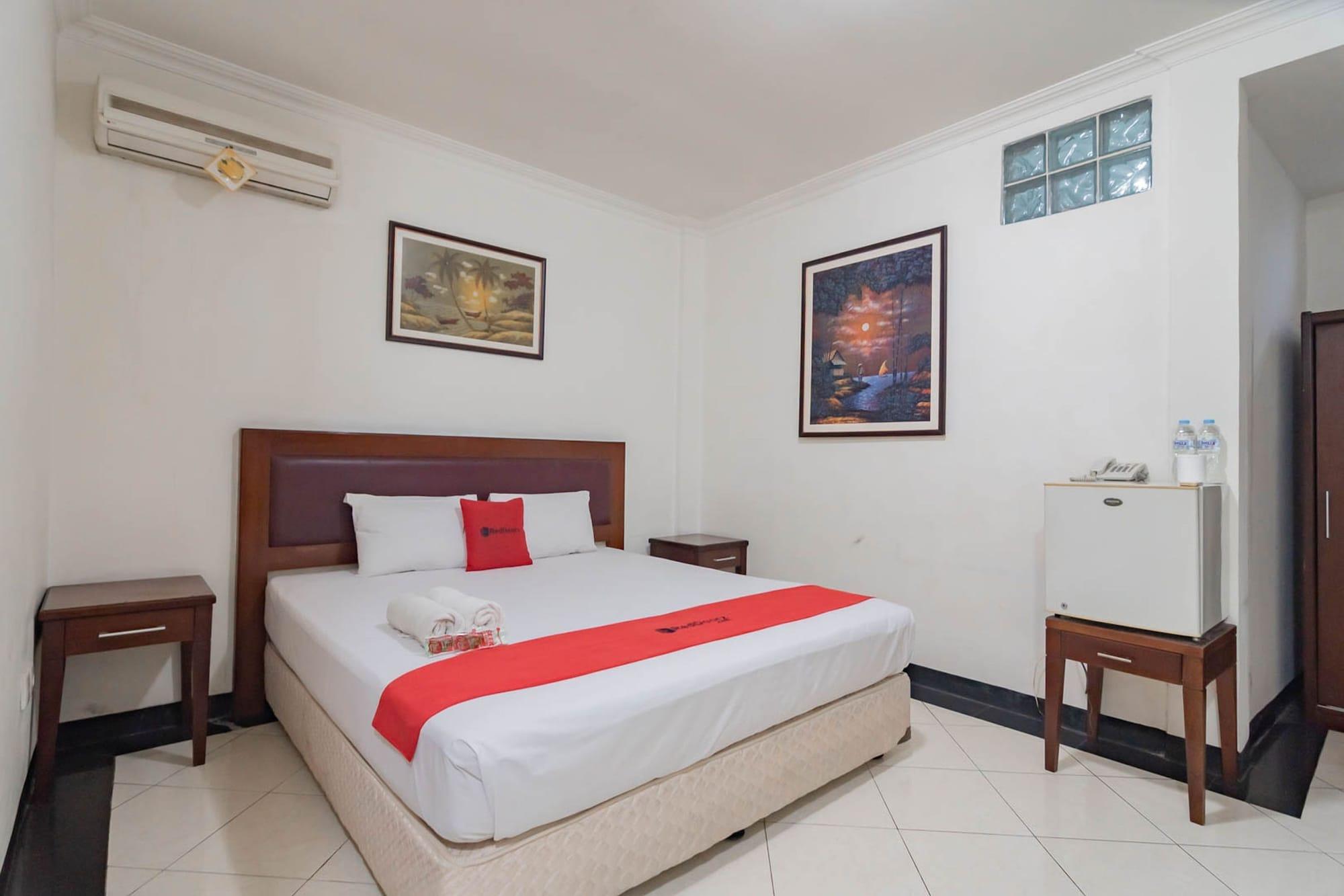 בנדונג Reddoorz Plus At Buah Batu מראה חיצוני תמונה