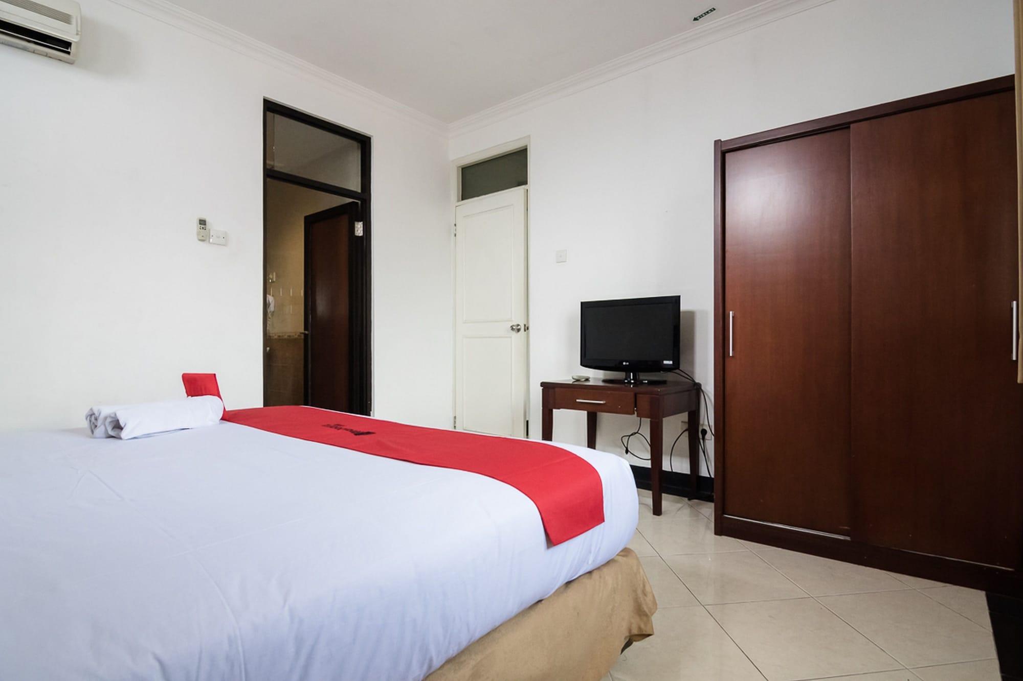 בנדונג Reddoorz Plus At Buah Batu מראה חיצוני תמונה