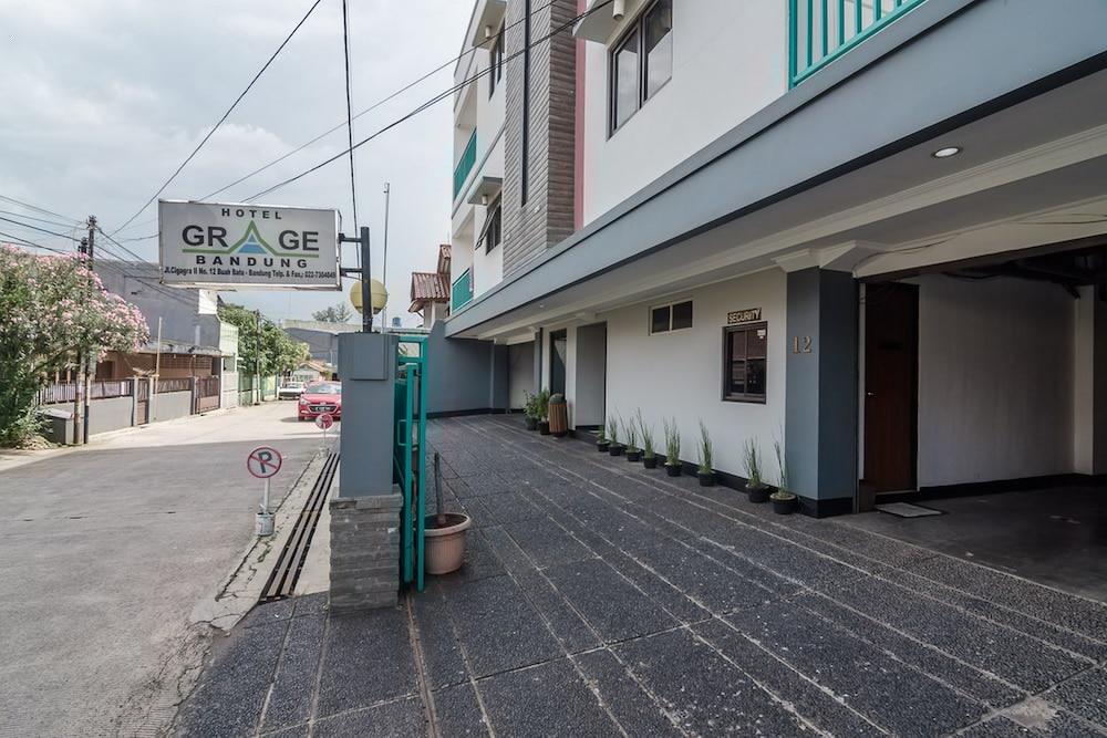 בנדונג Reddoorz Plus At Buah Batu מראה חיצוני תמונה