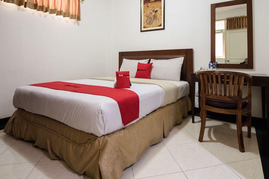 בנדונג Reddoorz Plus At Buah Batu מראה חיצוני תמונה