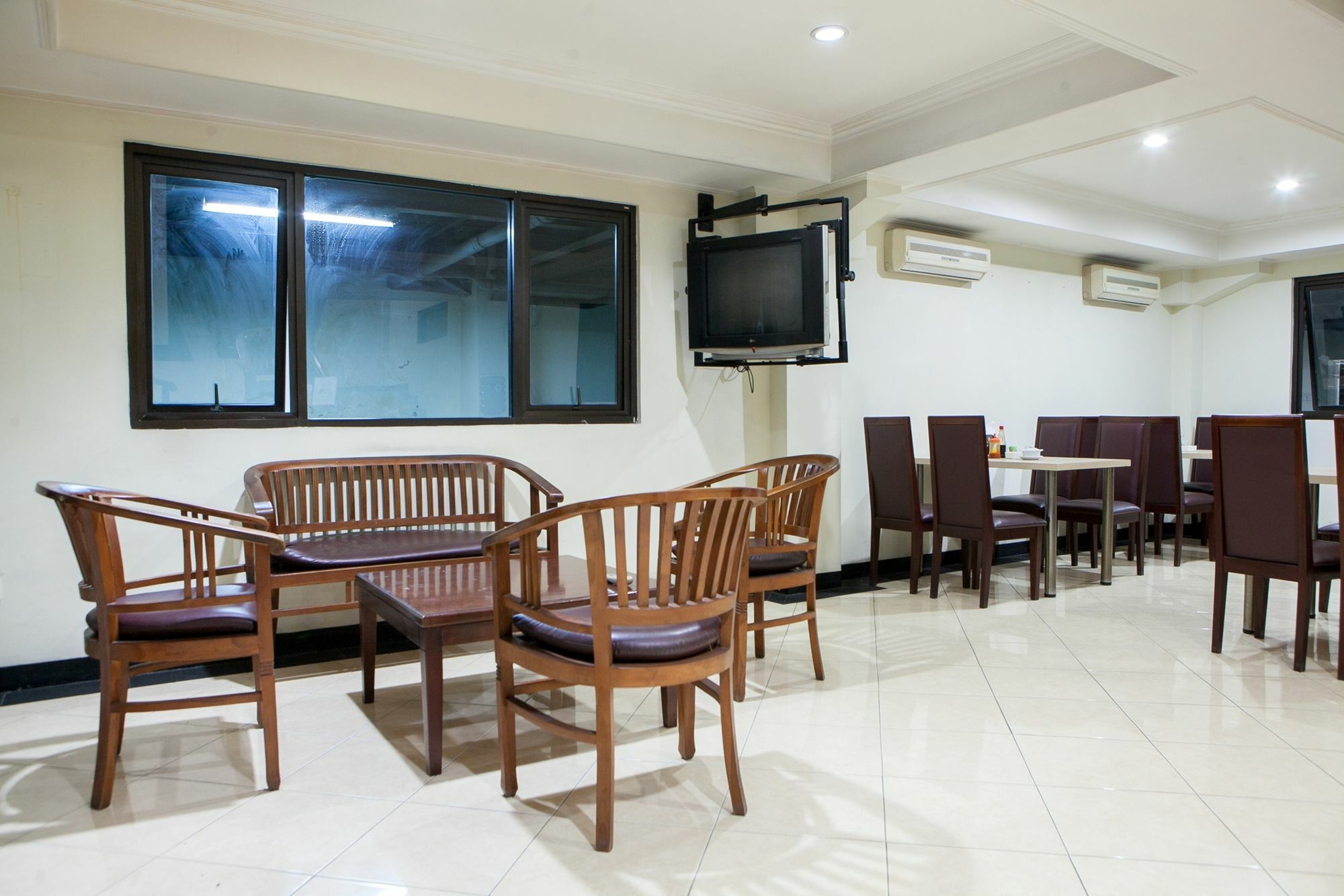 בנדונג Reddoorz Plus At Buah Batu מראה חיצוני תמונה