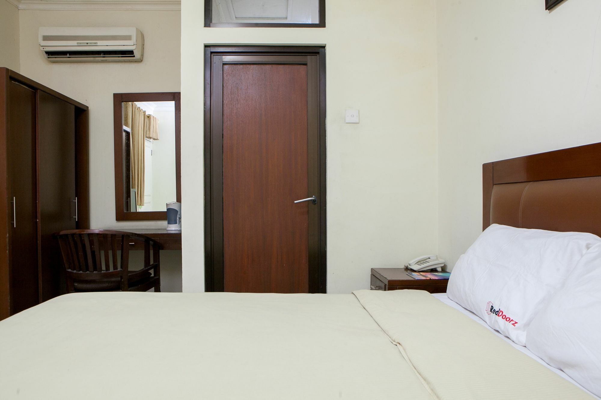 בנדונג Reddoorz Plus At Buah Batu מראה חיצוני תמונה
